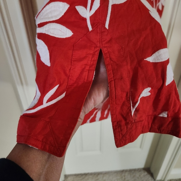 Beautiful Talbots blouse.  Size 10. Excellent condition. - Picture 3 of 9